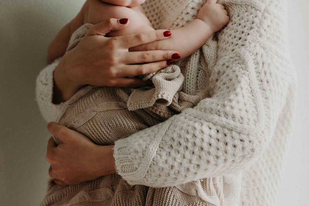 La carga mental de las madres: por qué sigue siendo un tema tan actual